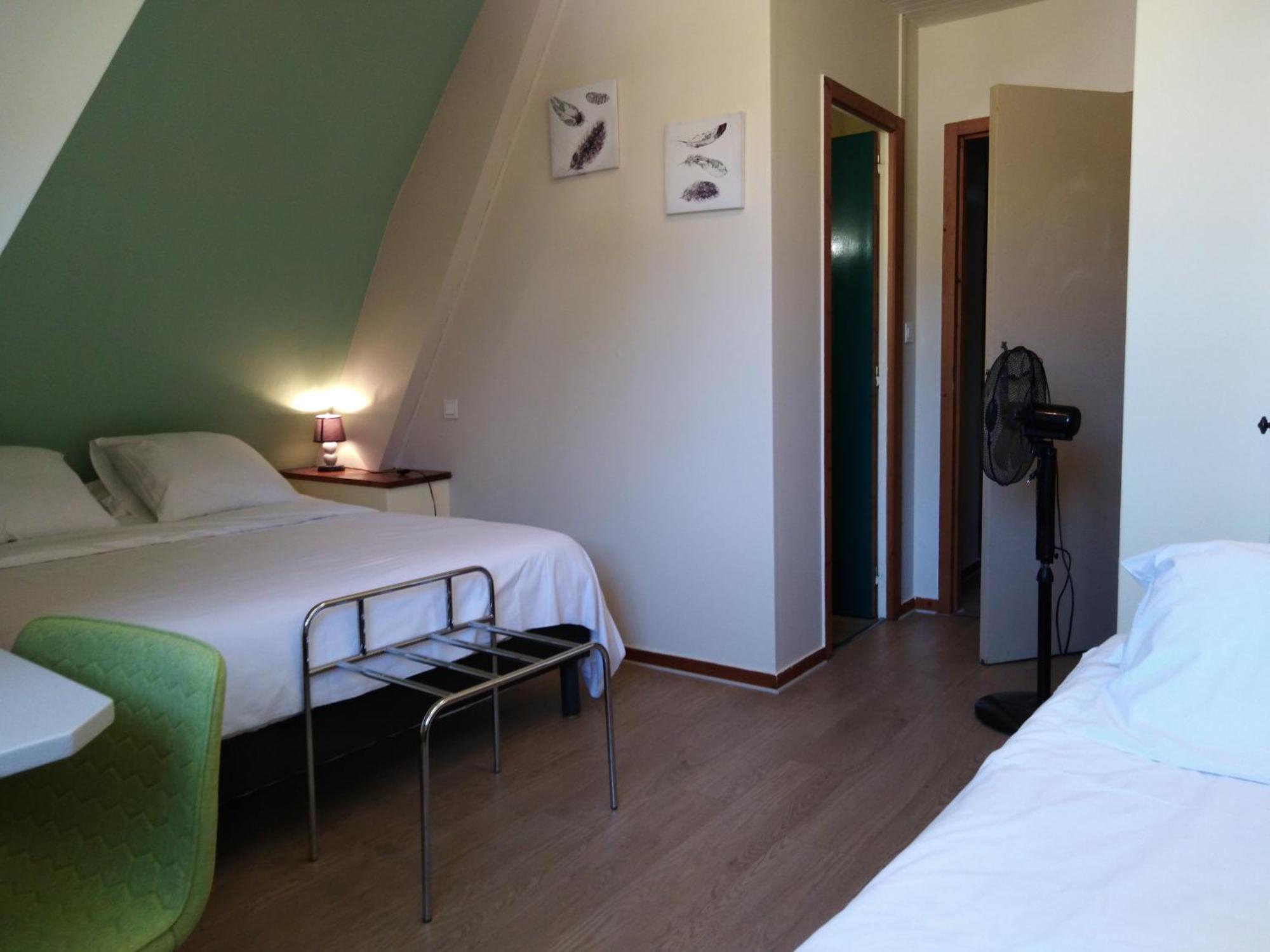 Hotel Du Pont Et Restaurant A Grolejac Bagian luar foto