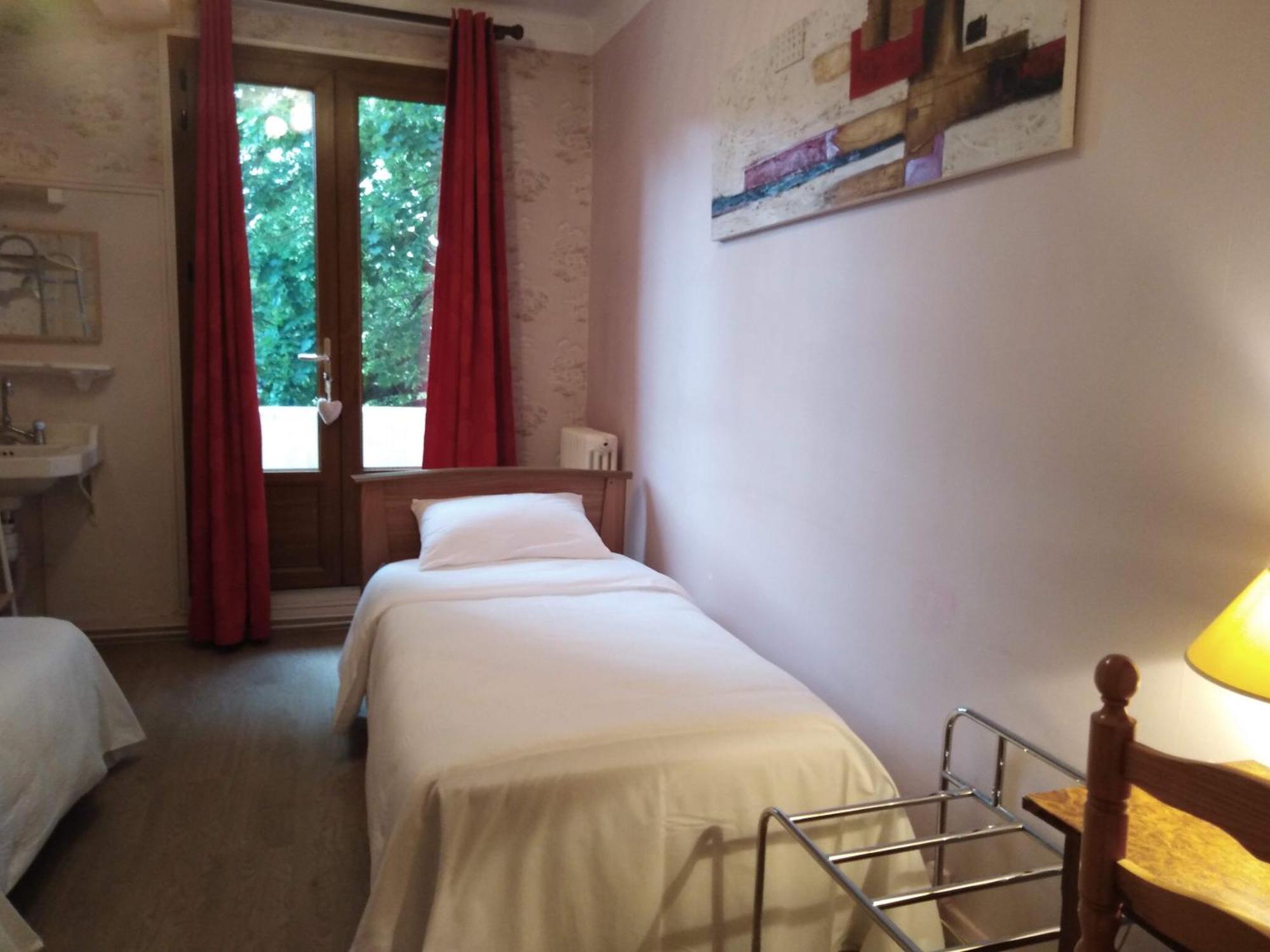 Hotel Du Pont Et Restaurant A Grolejac Bagian luar foto