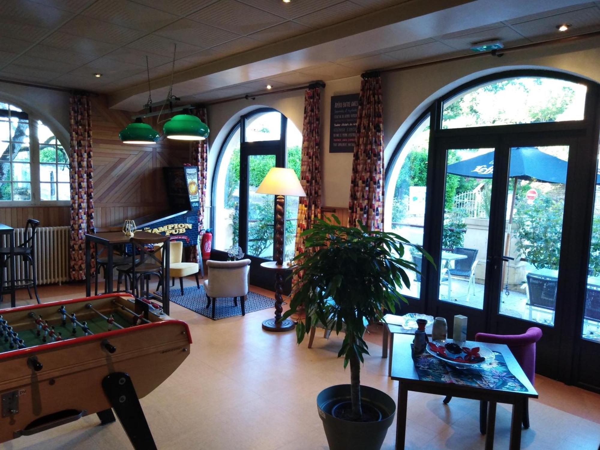 Hotel Du Pont Et Restaurant A Grolejac Bagian luar foto