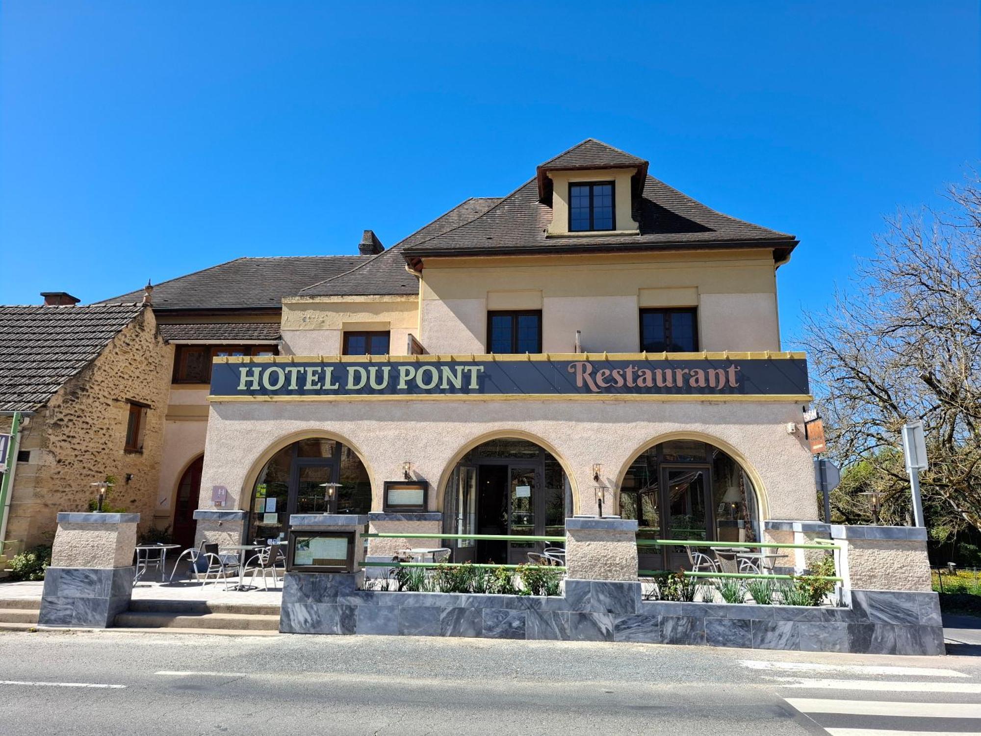 Hotel Du Pont Et Restaurant A Grolejac Bagian luar foto